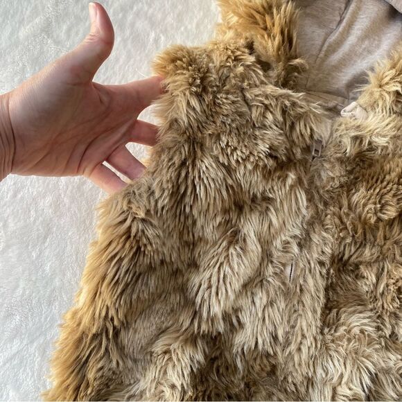 H&M Vest Faux Fur Vest Teddy bear Ears removable hood Beige Size 5/6 years - Picture 3 of 11